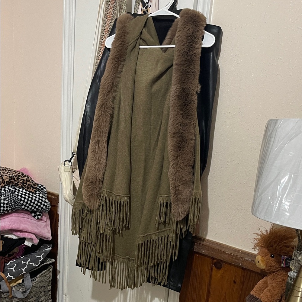 Elegant Olive Cape with Faux Fur Trim